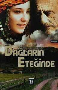 Dağların Eteğinde
