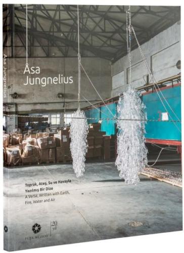Asa Jungnelius: Toprak Ateş Su ve Havayla Yazılmış Bir Dize